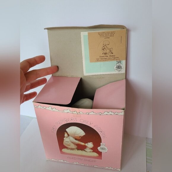 Vintage Precious Moments Feed My Sheep Members Collectible Porcelain Figurine - Picture 3 of 10